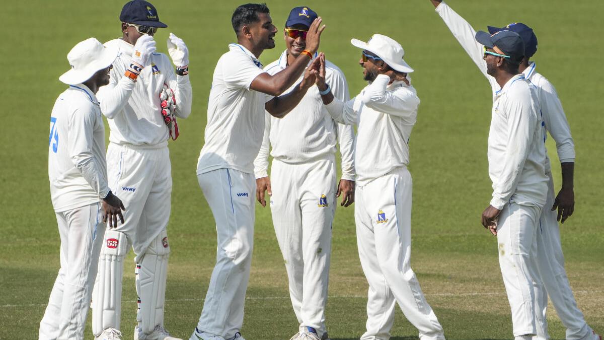 Ranji Trophy 2025-26: Suraj Jaiswal’s four-fer helps Bengal restrict Uttarakhand to 213